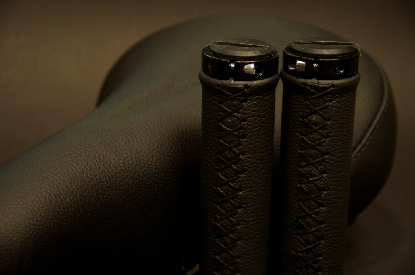 Standard bike Seat with Handles