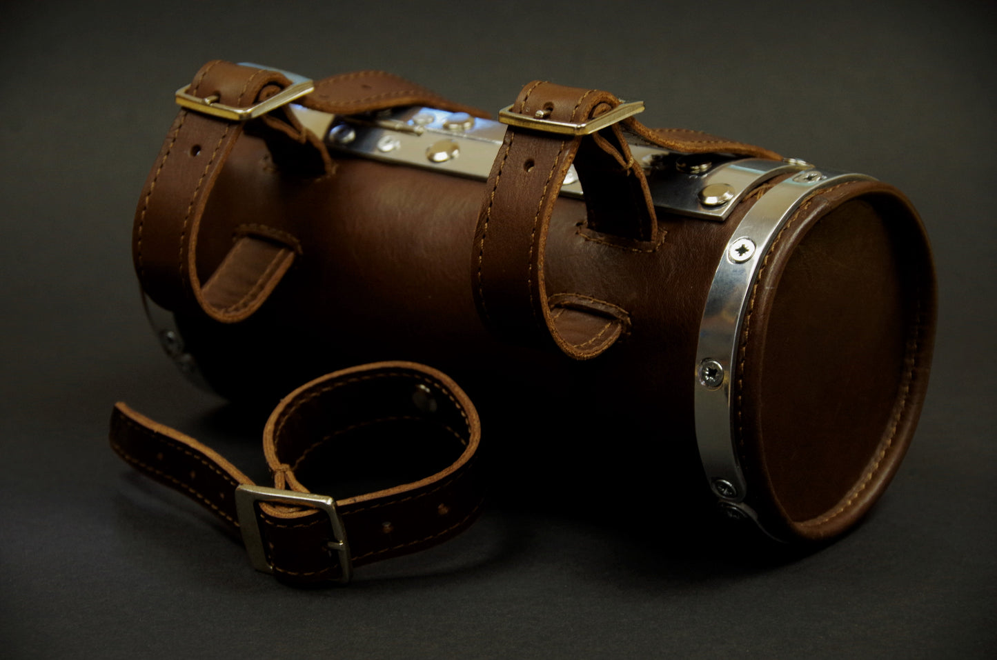 Bicycle bag with leather handles