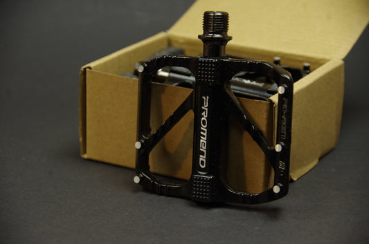 Aluminum alloy pedals for fixed gear bike or road bike.