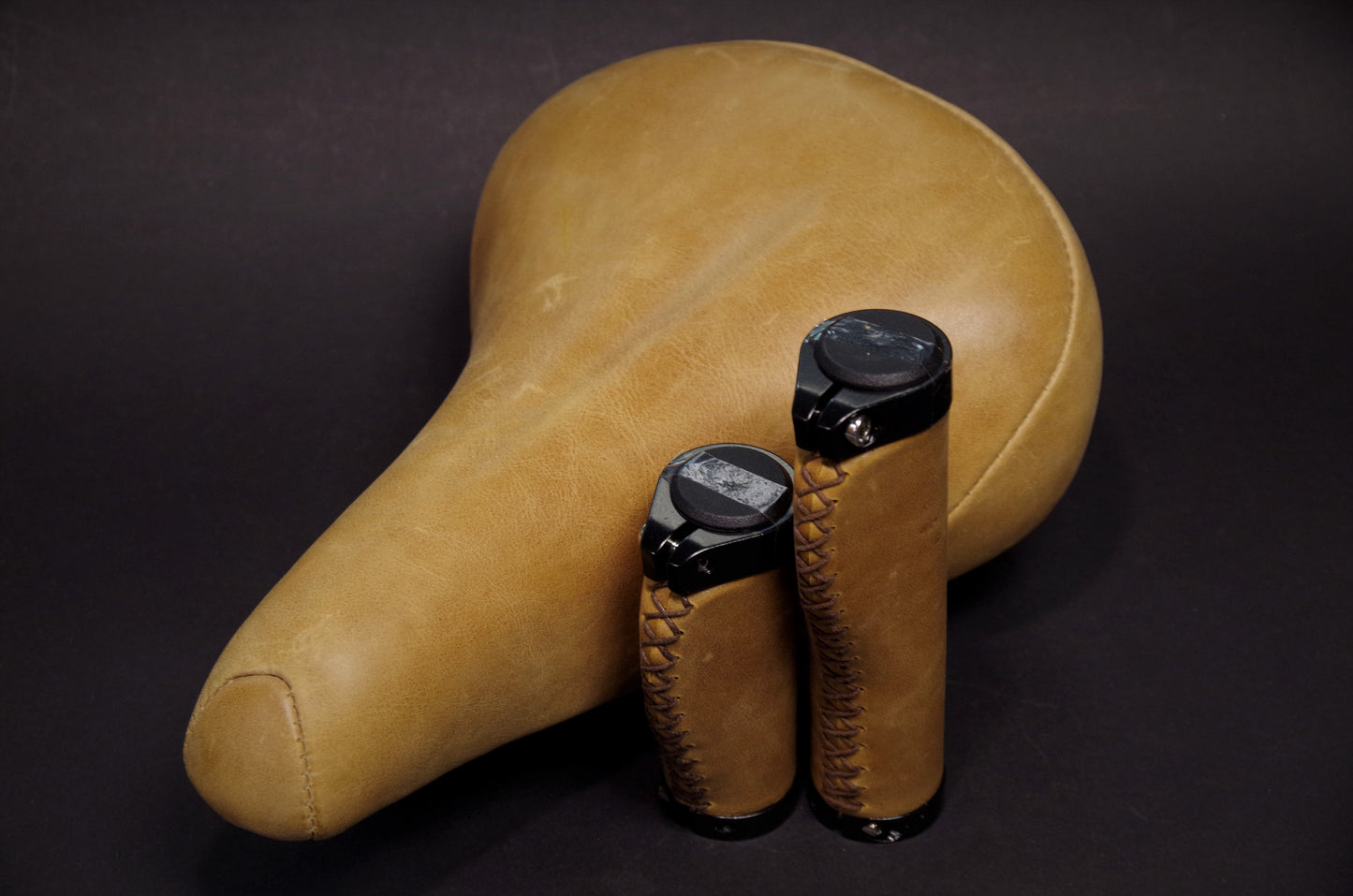 Standard bike Seat with Handles
