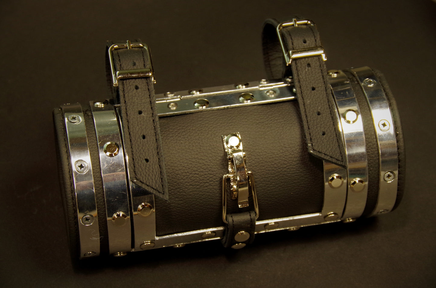 Bicycle bag with leather handles