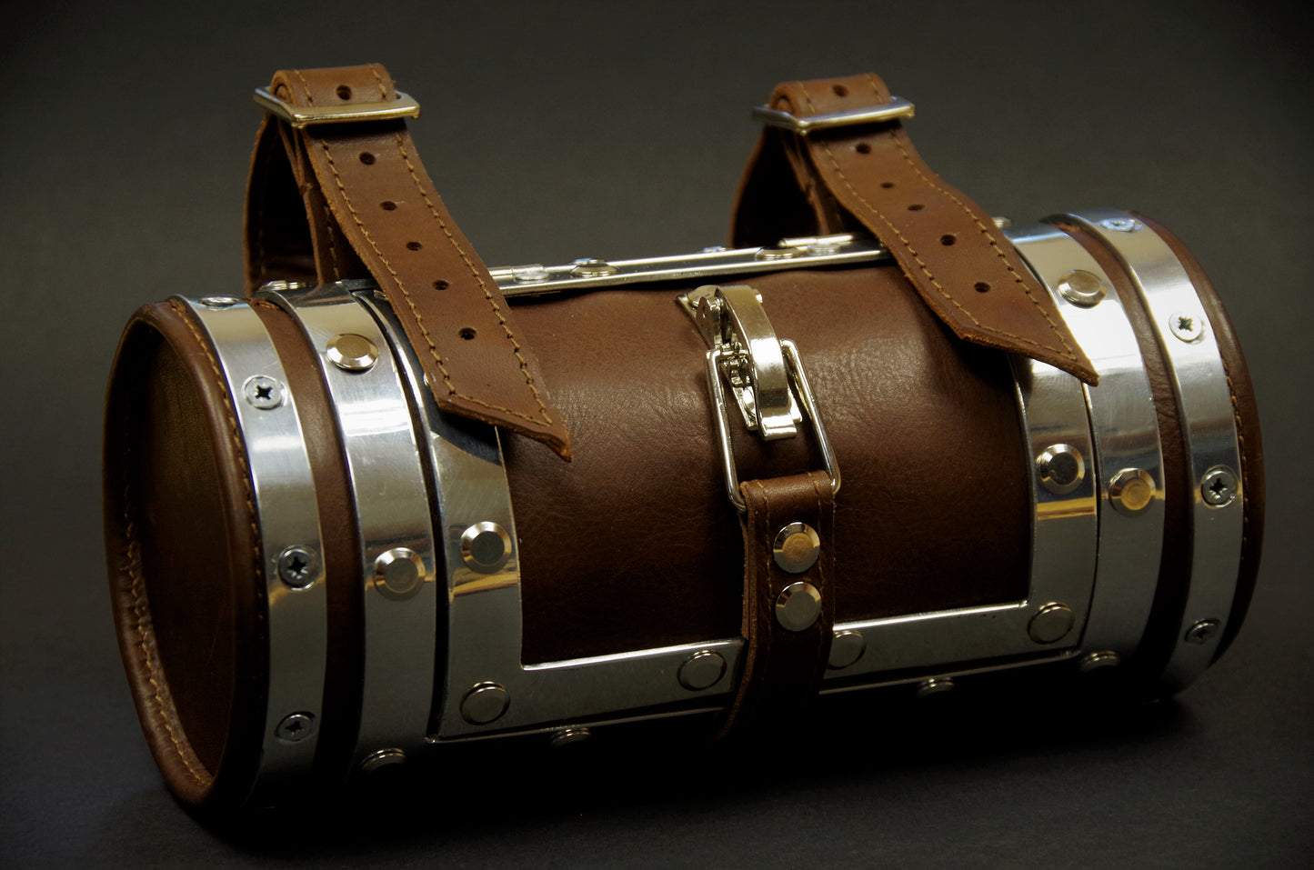 Bicycle bag with leather handles