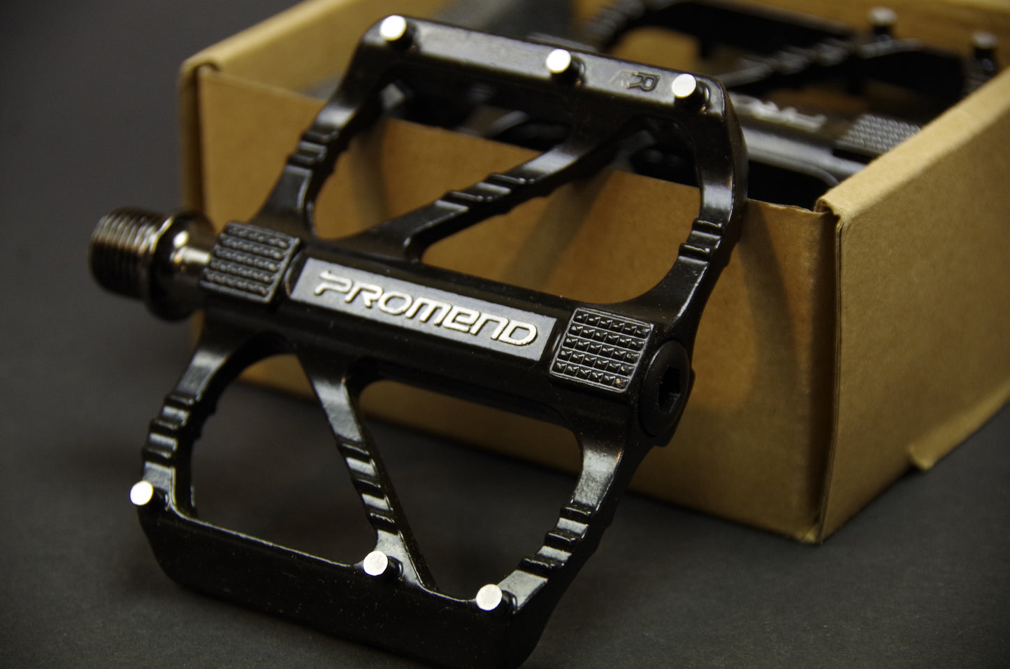 Aluminum alloy pedals for fixed gear bike or road bike.